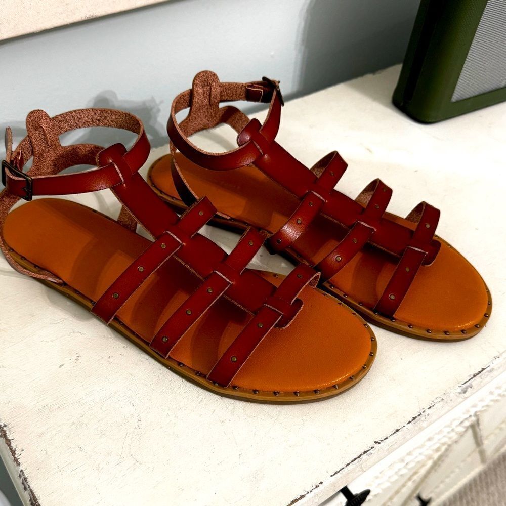 American Eagle Women's Brown Leather Fisherman Sandals size 8 like new!
